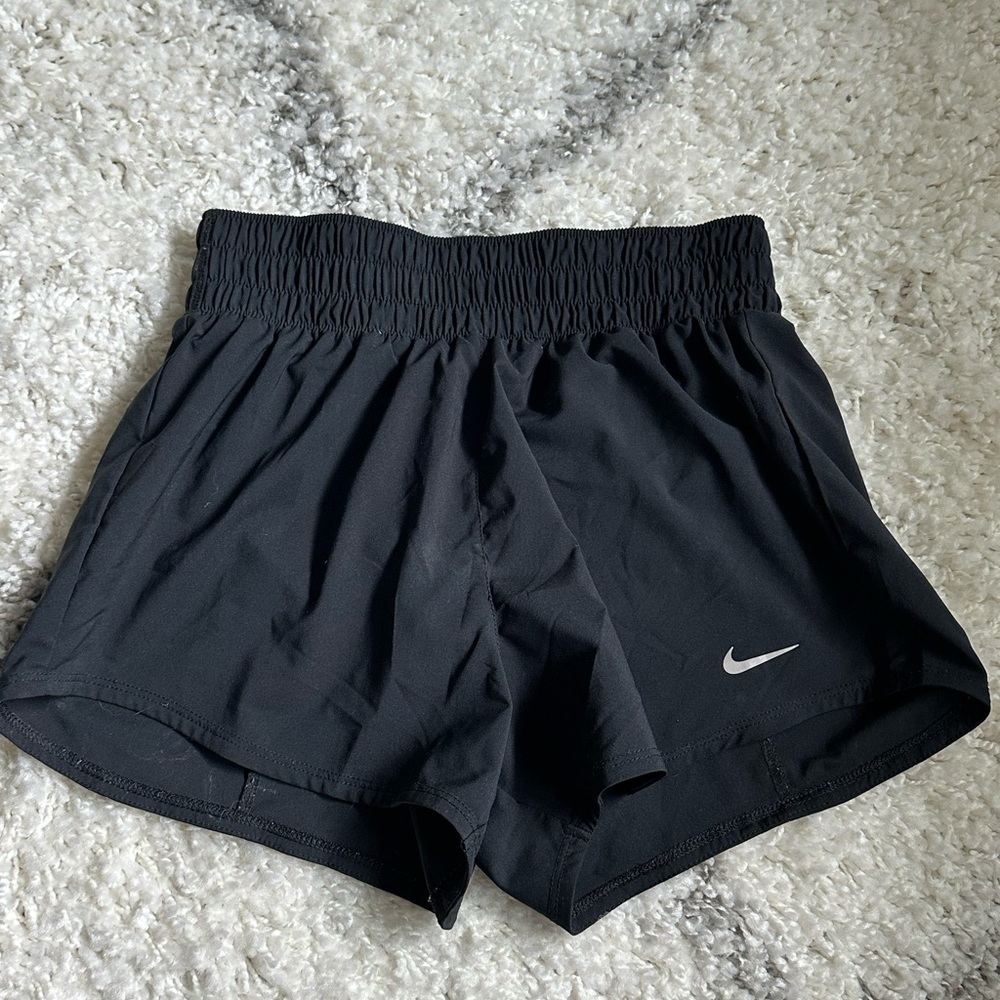 Nike Black Athletic Shorts Lightweight Moisture-Wicking